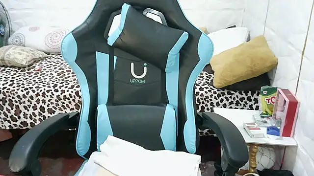 Snapshot of Mendoza_Amaranata chatting on January 2, 6:56 pm Mendoza Amaranata online show from January 2, 6:56 pm