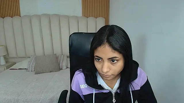 shaneelle online show from March 26, 3:01 am