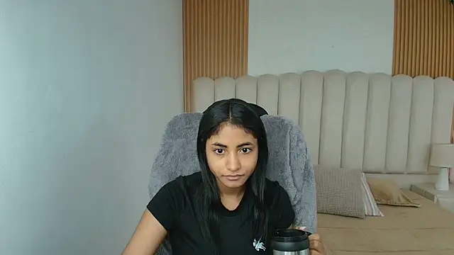 Snapshot of shaneelle chatting on May 13, 12:02 pm shaneelle online show from May 13, 12:02 pm