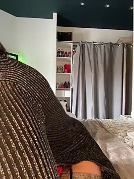 Snapshot of lynagreen01 chatting on February 20, 12:04 pm lynagreen01 online show from February 20, 12:04 pm