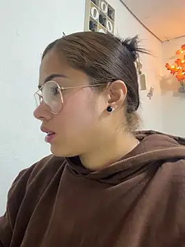 Snapshot of Sweet__Nurse1 chatting on February 1, 3:32 pm Sweet Nurse1 online show from February 1, 3:32 pm