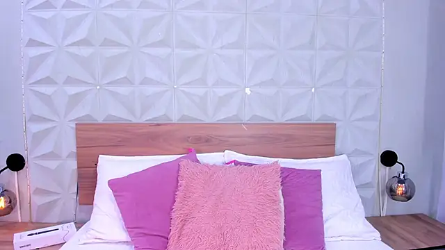 Stacey white  online show from January 18, 8:01 pm