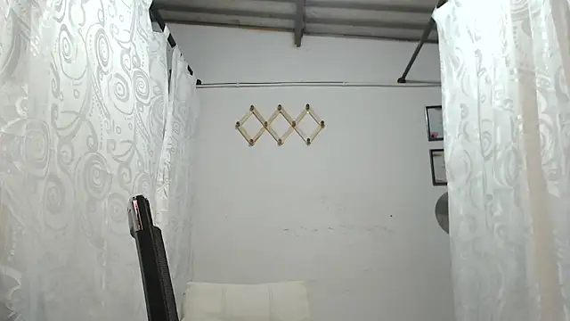 Snapshot of mia_donatto369 chatting on May 7, 1:55 am mia donatto369 online show from May 7, 1:55 am