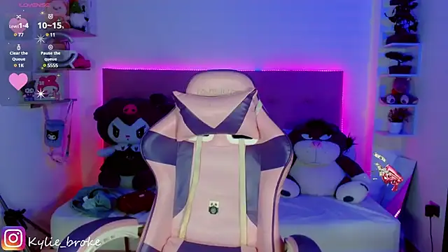 Snapshot of Kylie_brokee chatting on January 30, 9:04 pm Kylie brokee online show from January 30, 9:04 pm