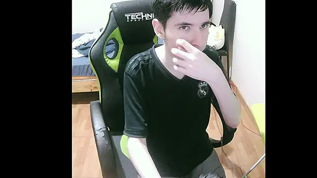 Snapshot of Twink_martinboy chatting on December 23, 1:08 am Twink martinboy online show from December 23, 1:08 am