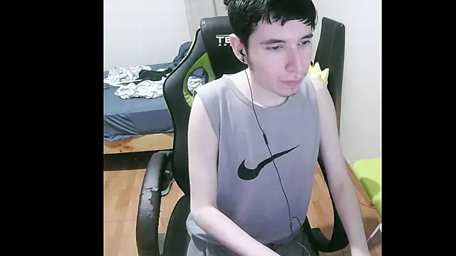 Snapshot of Twink_martinboy chatting on January 5, 2:38 am Twink martinboy online show from January 5, 2:38 am