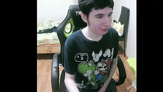 Snapshot of Twink_martinboy chatting on January 21, 1:50 am Twink martinboy online show from January 21, 1:50 am