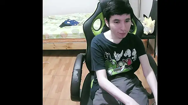 Snapshot of Twink_martinboy chatting on January 23, 4:41 am Twink martinboy online show from January 23, 4:41 am