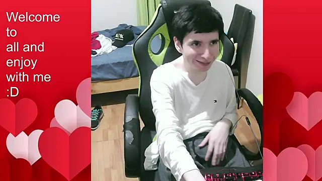 Snapshot of Twink_martinboy chatting on November 9, 5:28 am Twink martinboy online show from November 9, 5:28 am