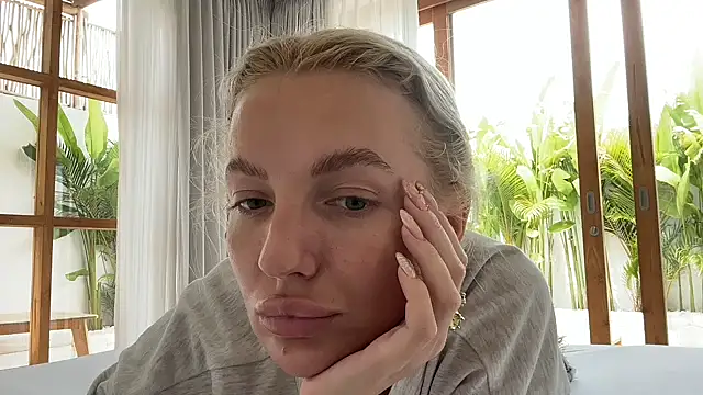 aestetick online show from November 23, 5:40 am