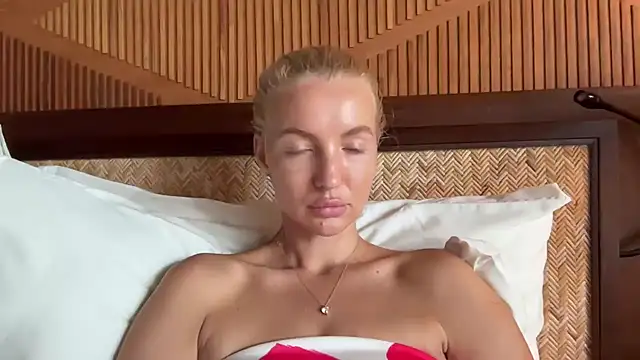 aestetick online show from December 2, 7:47 am