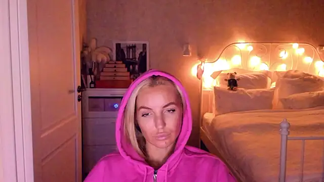 aestetick online show from January 18, 9:51 pm