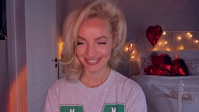 aestetick online show from February 26, 9:52 am