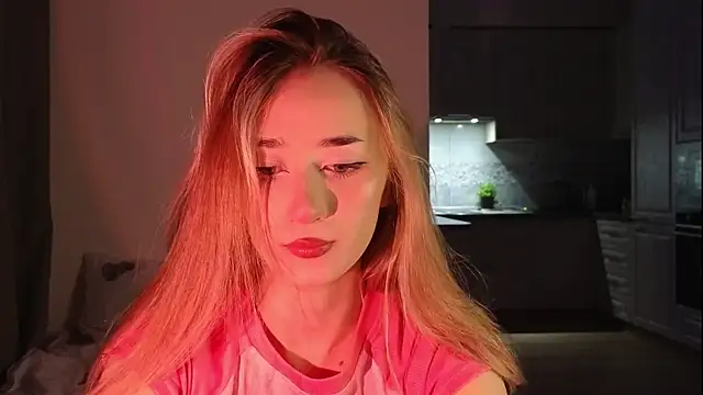 Snapshot of VikiSea chatting on February 22, 6:08 pm VikiSea online show from February 22, 6:08 pm