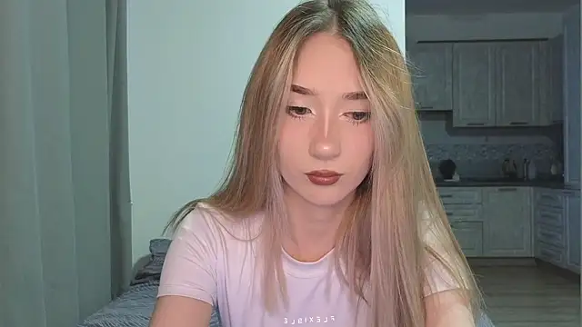 Snapshot of VikiSea chatting on March 20, 2:10 pm VikiSea online show from March 20, 2:10 pm