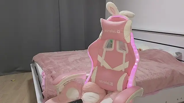 Snapshot of VikiSea chatting on September 10, 8:31 pm VikiSea online show from September 10, 8:31 pm