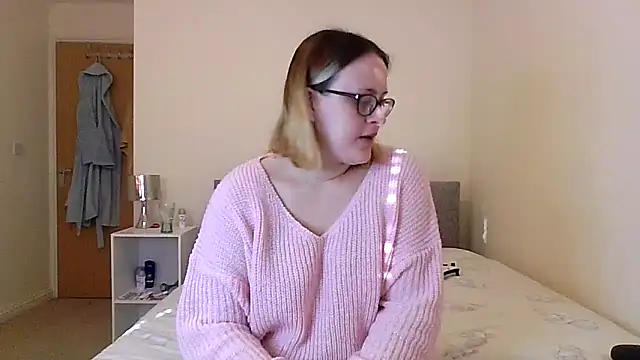 Snapshot of ScarletMae chatting on January 27, 2:02 pm ScarletMae online show from January 27, 2:02 pm