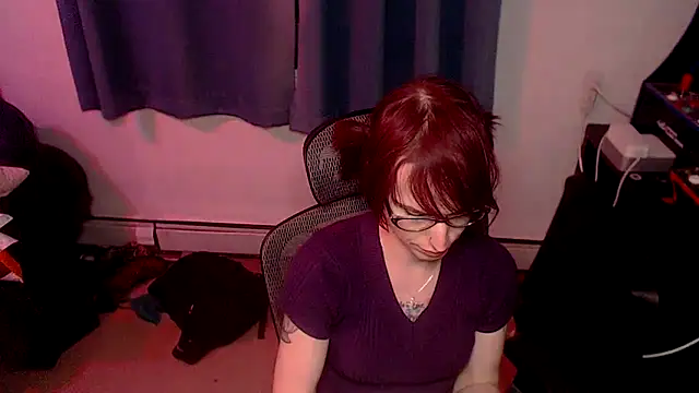 Snapshot of RyffBurnz chatting on February 10, 2:04 am RyffBurnz online show from February 10, 2:04 am