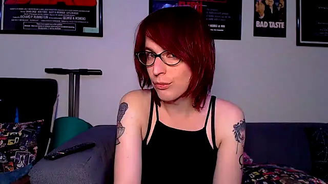 Snapshot of RyffBurnz chatting on April 14, 1:55 am RyffBurnz online show from April 14, 1:55 am