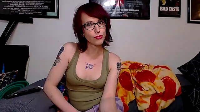 Snapshot of RyffBurnz chatting on April 28, 1:15 am RyffBurnz online show from April 28, 1:15 am