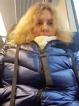 Snapshot of SexyHotSusan chatting on February 13, 7:45 am SexyHotSusan online show from February 13, 7:45 am