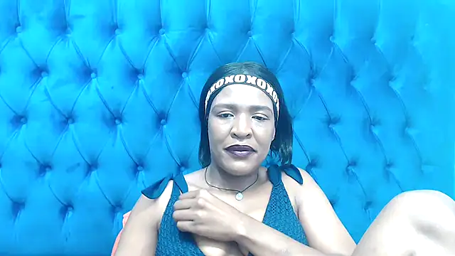 Snapshot of SpicyQueenxxxx chatting on April 15, 6:37 pm SpicyQueenxxxx online show from April 15, 6:37 pm
