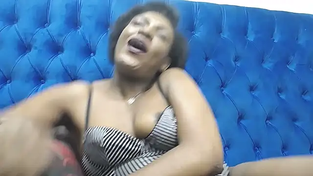 SpicyQueenxxxx online show from May 20, 10:27 pm