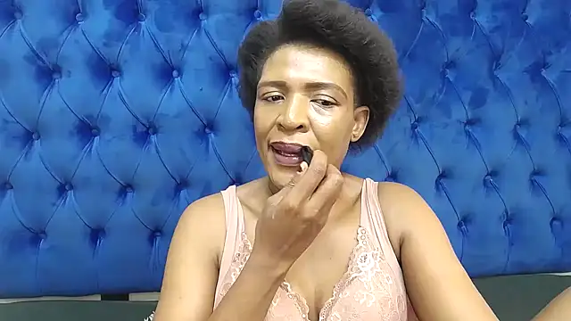 SpicyQueenxxxx online show from May 28, 5:49 am