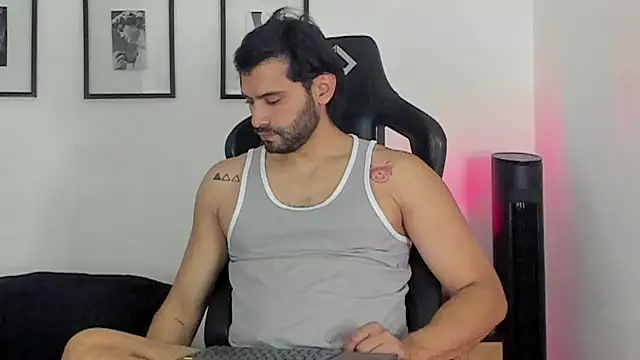 Dereck vega online show from July 4, 4:46 pm