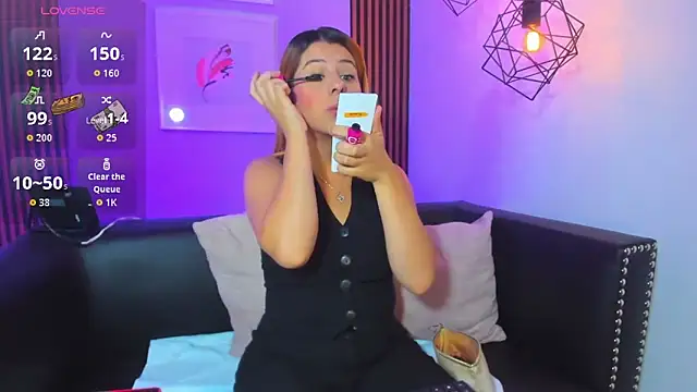 Snapshot of Nahiajhonson_ chatting on February 10, 1:37 pm Nahiajhonson online show from February 10, 1:37 pm