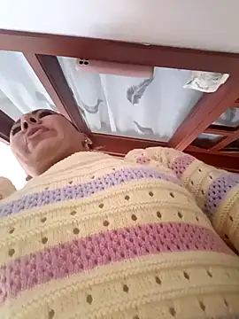 coral smitth online show from April 18, 7:40 pm