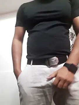 Guyinshortss online show from April 14, 7:31 pm