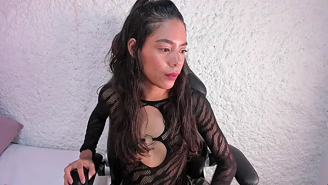 cate martinez online show from December 11, 5:53 am