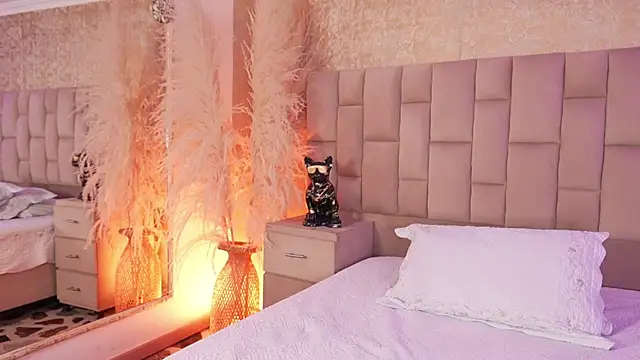 EmmaTorres  online show from December 15, 9:52 pm