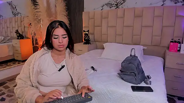 EmmaTorres  online show from February 1, 10:08 pm