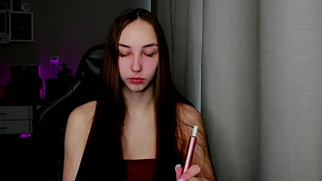 Snapshot of Sm0ly chatting on June 4, 3:45 am Sm0ly online show from June 4, 3:45 am