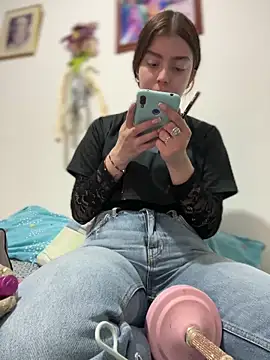 Cloew Marz online show from April 10, 4:33 pm