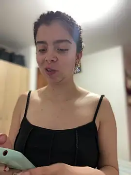 Snapshot of Cloew_Marz chatting on July 24, 9:02 pm Cloew Marz online show from July 24, 9:02 pm
