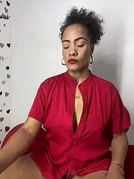 Snapshot of AdelaHaneix chatting on March 8, 1:03 am AdelaHaneix online show from March 8, 1:03 am