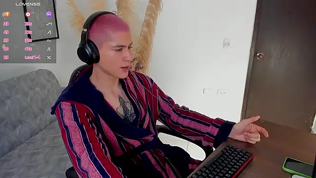 Snapshot of Jaack_str chatting on February 6, 4:54 pm Jaack str online show from February 6, 4:54 pm