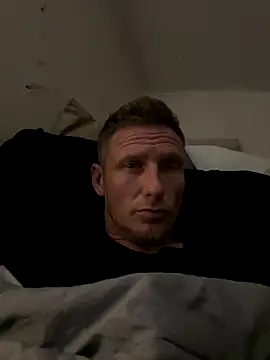 Snapshot of aaronmc311840 chatting on October 3, 6:43 am aaronmc311840 online show from October 3, 6:43 am