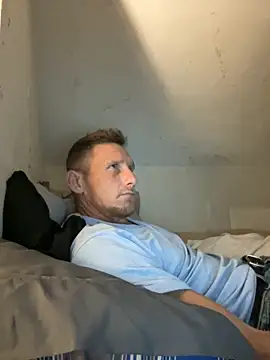 Snapshot of aaronmc311840 chatting on October 4, 7:06 am aaronmc311840 online show from October 4, 7:06 am