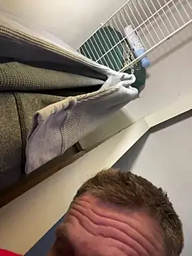 Snapshot of aaronmc311840 chatting on October 13, 2:11 am aaronmc311840 online show from October 13, 2:11 am