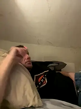 Snapshot of aaronmc311840 chatting on October 17, 7:00 am aaronmc311840 online show from October 17, 7:00 am