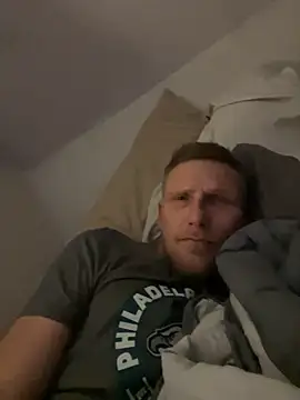 Snapshot of aaronmc311840 chatting on October 30, 6:59 am aaronmc311840 online show from October 30, 6:59 am