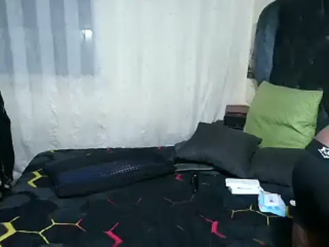 Snapshot of Candiyliciousxx chatting on January 7, 9:03 pm Candiyliciousxx online show from January 7, 9:03 pm