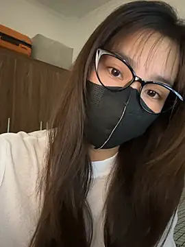Snapshot of Lilisa_miu chatting on May 20, 4:46 pm Lilisa miu online show from May 20, 4:46 pm