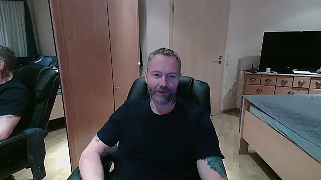 Snapshot of Rockburg chatting on February 5, 9:36 am Rockburg online show from February 5, 9:36 am