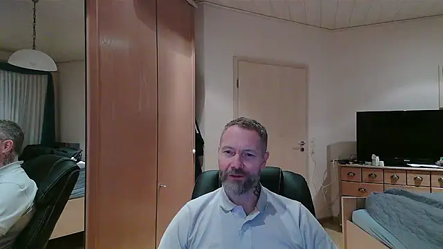 Snapshot of Rockburg chatting on February 9, 7:34 am Rockburg online show from February 9, 7:34 am