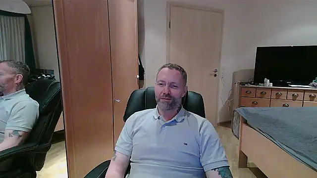 Snapshot of Rockburg chatting on February 10, 7:45 am Rockburg online show from February 10, 7:45 am